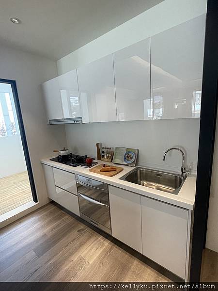 春福天綻樣品屋廚房