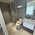 春福天蒔兩房樣品屋廁所.jpg