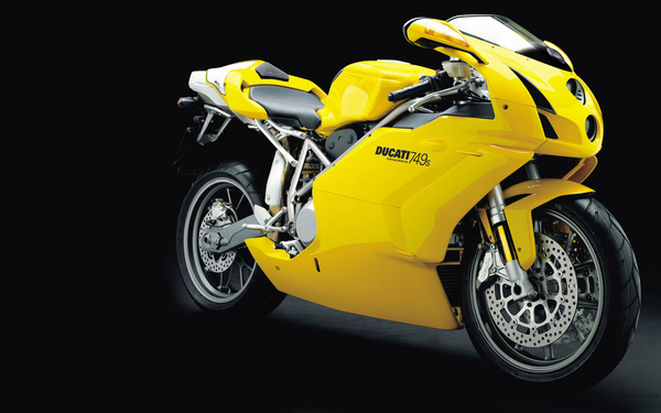 Ducati_749_S_2004_01_b1680.jpg