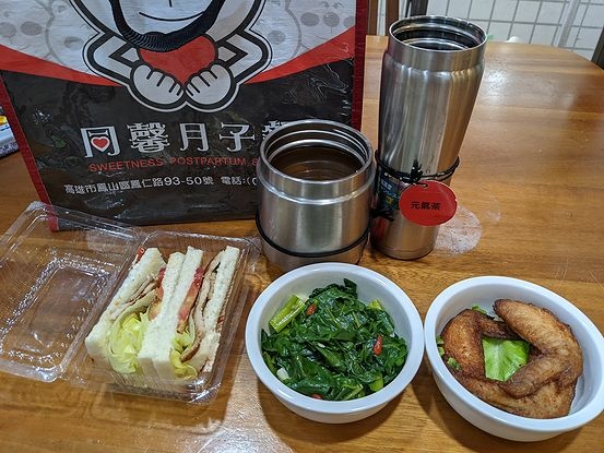 【同馨月子餐。高雄一天三次暖暖送到府】豐盛美味餐點+窩心補品