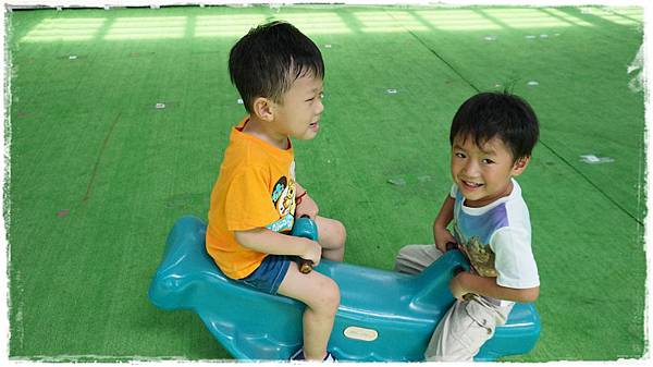 Baby3感統課翹翹板 (1)