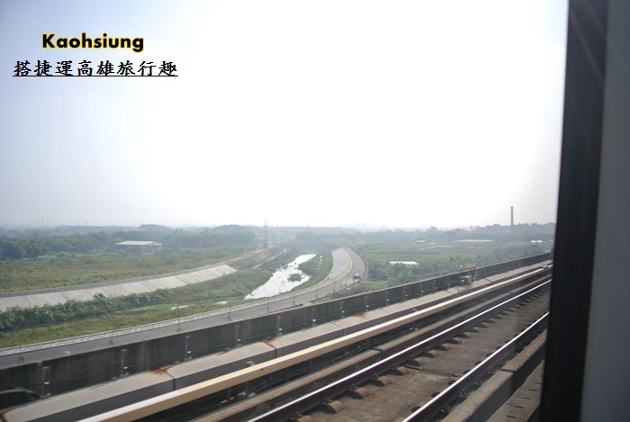 搭捷運高雄旅行趣 搭捷運高雄旅行趣