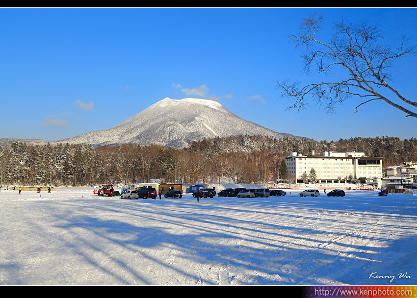 akan-la01.jpg akan-la01.jpg