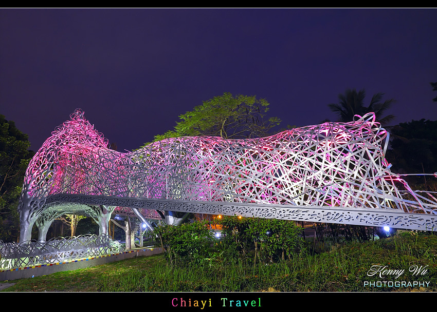 嘉義蘭潭 の 月影潭心 夜景