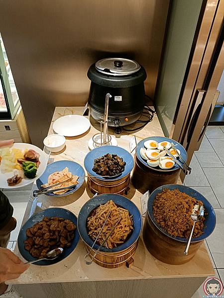 台中浮雲客棧四人房+四早餐 (不用三千?)Kloud hot 台中浮雲客棧四人房+四早餐 (不用三千?)Kloud hot