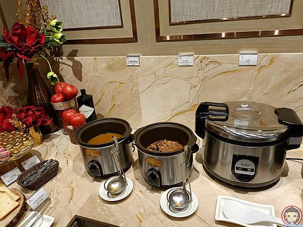 台中浮雲客棧四人房+四早餐 (不用三千?)Kloud hot 台中浮雲客棧四人房+四早餐 (不用三千?)Kloud hot