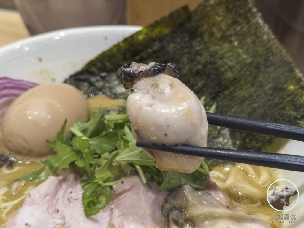 【食記】二屋牡蠣拉麵專門店 | 台北中山商圈牡蠣拉麵，鮮味一