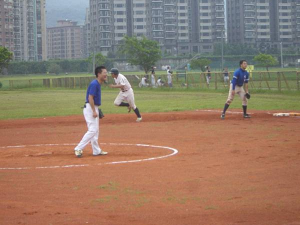 Game 1 v. 台大校友