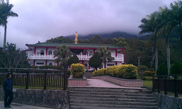 南山寺...每年這時候都要來安光明燈