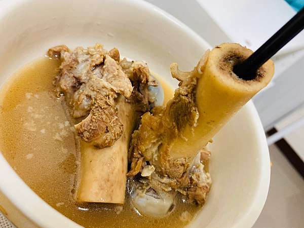 試吃 豬骨煲好吃嗎 不再苦惱豬骨煲怎麼做 澳門正宗骨煲冷凍包 就是澳門 珠海的味道 吃了養骨氣 身體勇
