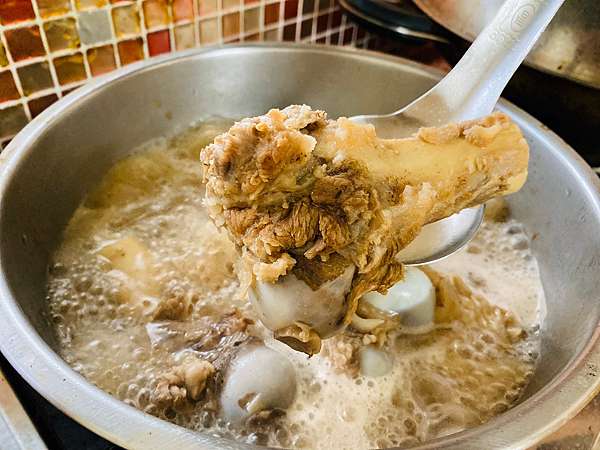 試吃 豬骨煲好吃嗎 不再苦惱豬骨煲怎麼做 澳門正宗骨煲冷凍包 就是澳門 珠海的味道 吃了養骨氣 身體勇