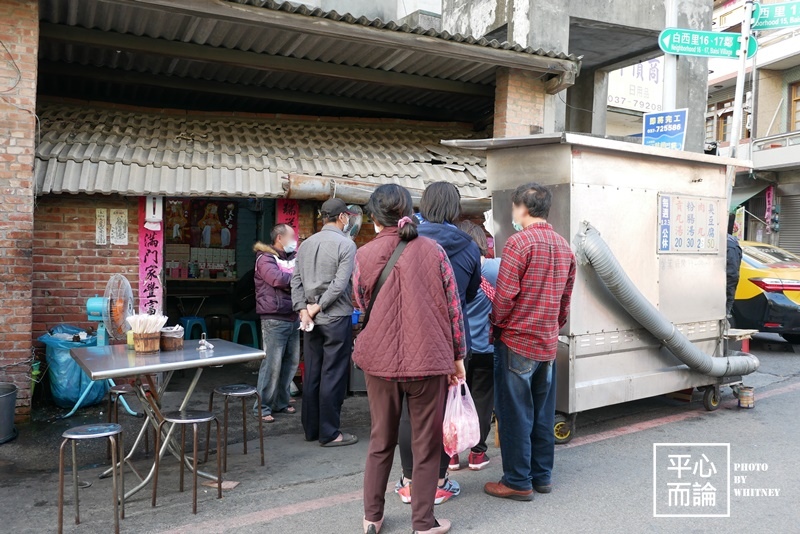 白沙屯拱天宮牌樓旁臭豆腐 (3).JPG