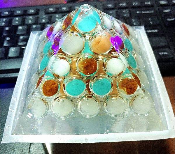 Decorative Handmade Plasma Pyramid (一).jpg