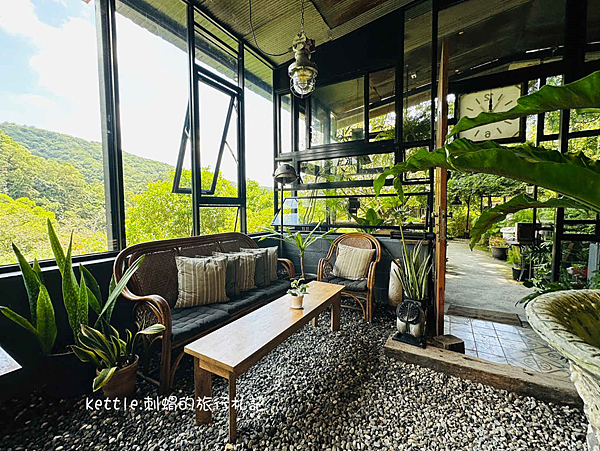 [台北景點]野人花園:陽明山景觀玻璃屋、無限時咖啡廳