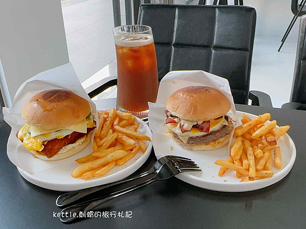 [台中南屯]王里.人 Burger:黑白配色簡約小店、可口的