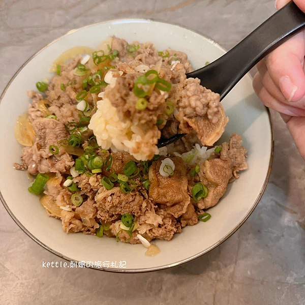 [台中西屯]狸天屋:逢甲商圈平價日式料理、丼飯咖哩飯專賣店、