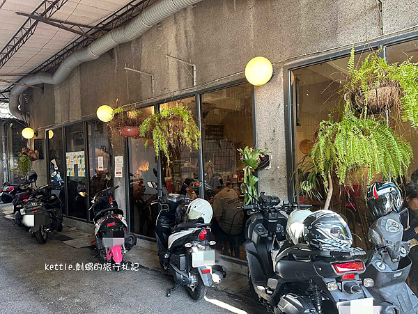 [台中西區]張波歺室:超平價泰式料理、模範街的綠意小店、近勤