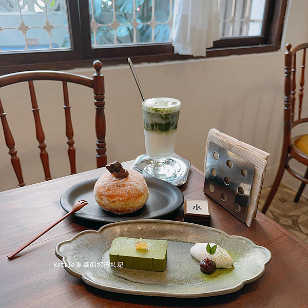 [台中西區]陸丘喫茶室:日式蓬鬆甜甜圈專賣店、復古昭和風