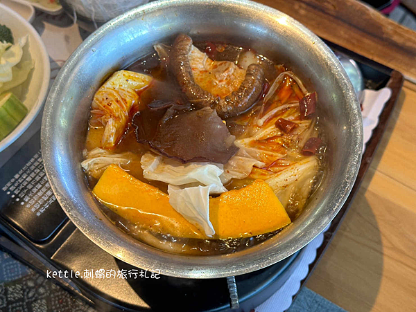 [台中景點]松居若水蔬食庭園餐廳:都市中的禪意小秘境、近大坑