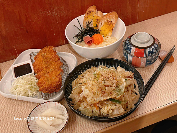 [台中西屯]塩雪 うどん:google高達4.8顆星、宵夜美