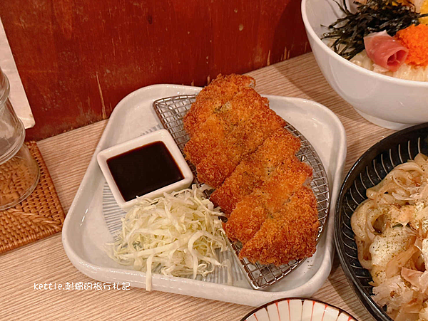 [台中西屯]塩雪 うどん:google高達4.8顆星、宵夜美