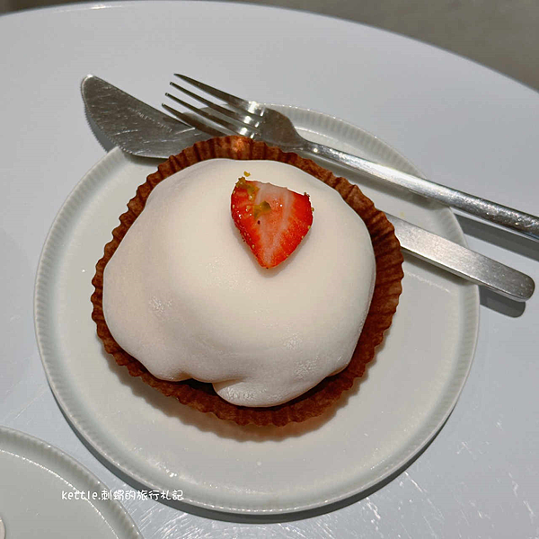 [高雄美食]瑠美和洋製菓專賣店:白胖胖超療愈草莓大福、鳳山咖