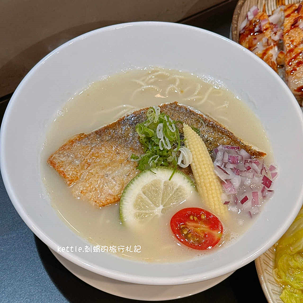 [台中西屯]魚山母湯:晚上才營業的奶白色魚湯專賣店、逢甲美食