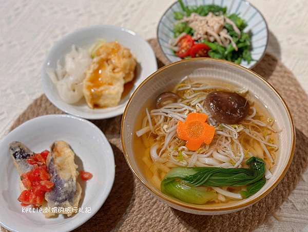 [台中中科]Heiya平也:中科商圈蔬食小店、湯烏龍咖哩飯專