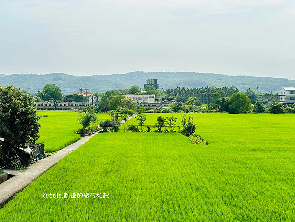 [苗栗新景點]食點心:田野火車風光、老宅咖啡廳、芒果巴斯克超