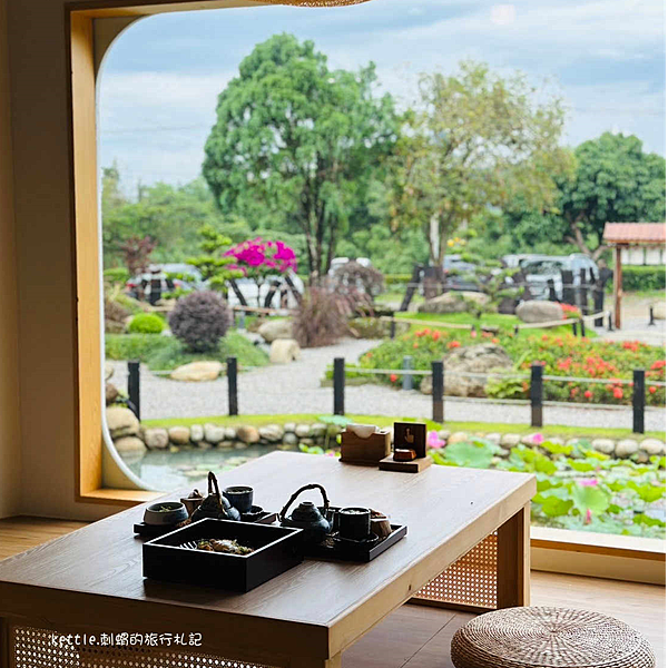 [苗栗新景點]山上村Hill cafe:日系枯山水、塌塌米區