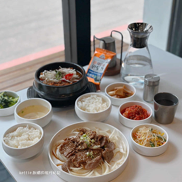 [台中西屯]貞洞韓國料理:逢甲商圈美食、白飯小菜可免費續加乙