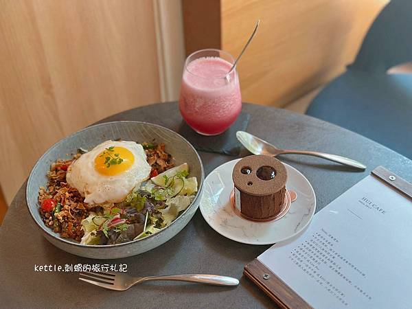 [台中北區]卉咖啡:營業八年的早午餐、特色打拋豬口齒留香