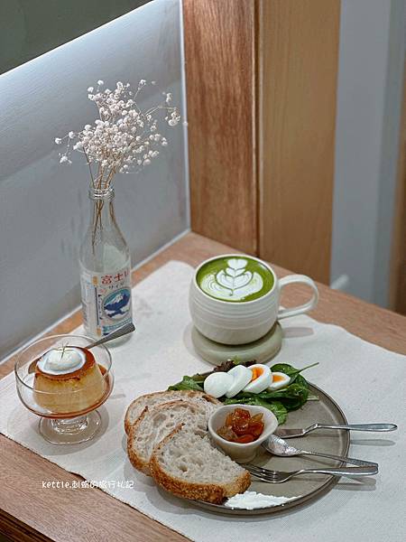 [台中南屯]鄰人咖啡:日式榻榻米咖啡廳、平日不限時、近南屯捷