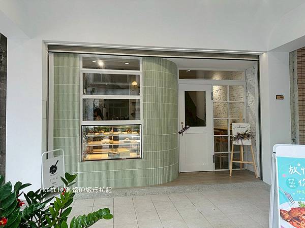 [台中中區]小鍋甜點咖啡:從正餐到甜點、中區溫柔色調咖啡廳、