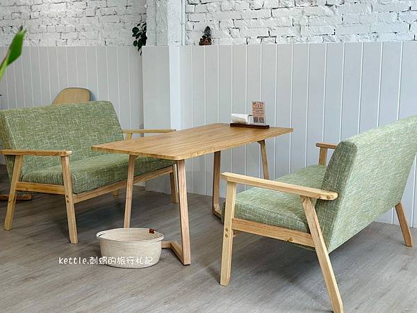 [台中中區]小鍋甜點咖啡:從正餐到甜點、中區溫柔色調咖啡廳、