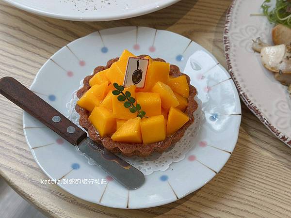 [台中中區]小鍋甜點咖啡:從正餐到甜點、中區溫柔色調咖啡廳、