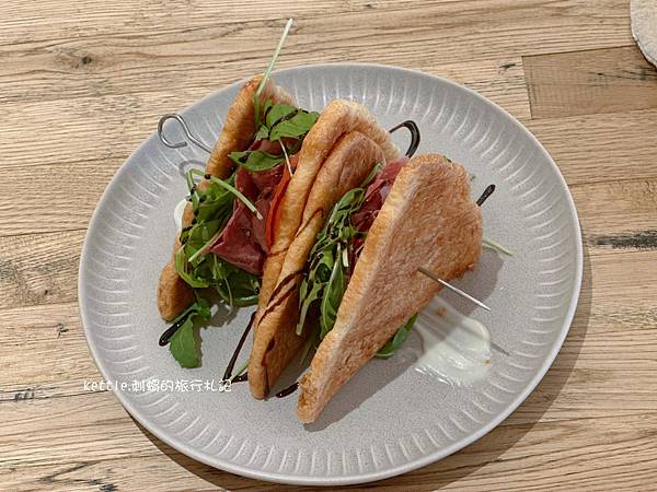 [台中北屯]The OAK LAB 81+:露營風格咖啡廳、