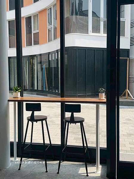 [台中西屯]qn dessert:逢甲玻璃窗咖啡廳、招牌千層