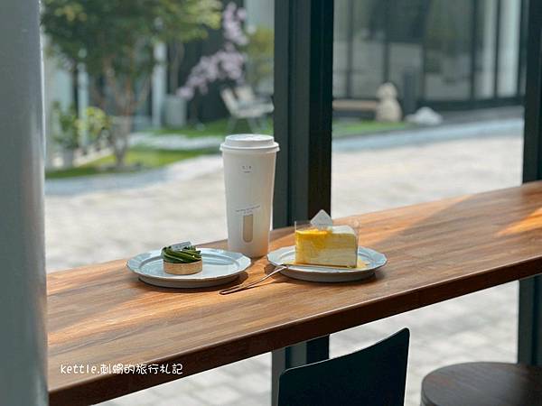 [台中西屯]qn dessert:逢甲玻璃窗咖啡廳、招牌千層