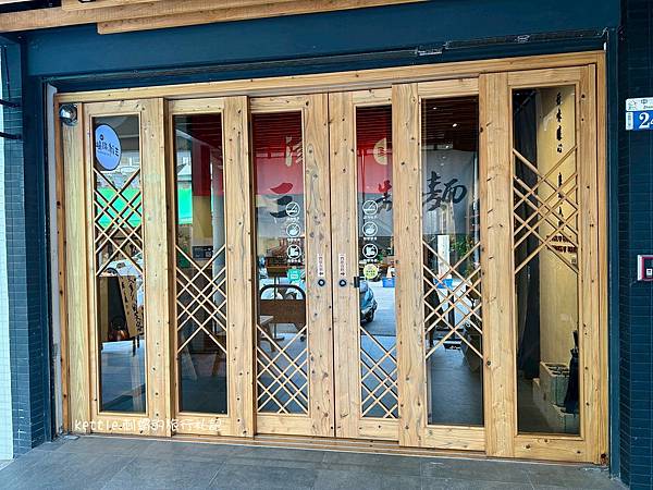 [台中中區]三津製麵249老宅店:90年手工麵文化、禪意素食
