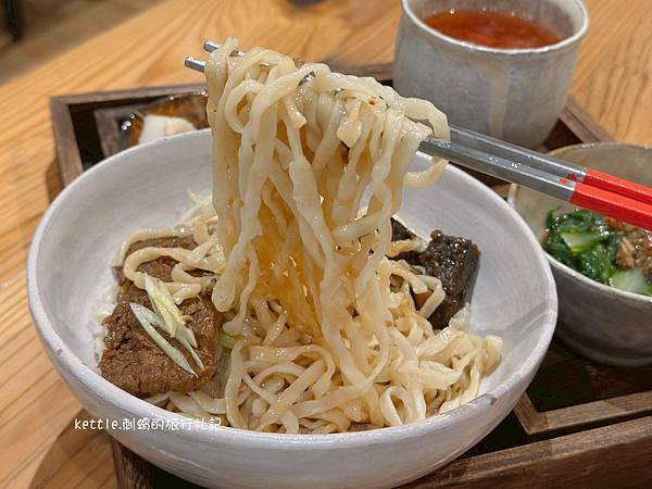 [台中中區]三津製麵249老宅店:90年手工麵文化、禪意素食
