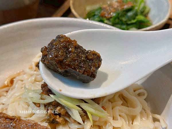 [台中中區]三津製麵249老宅店:90年手工麵文化、禪意素食