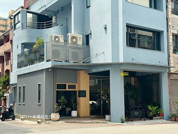 [台中西區]Brewsome coffee美術館店:提供鹹食