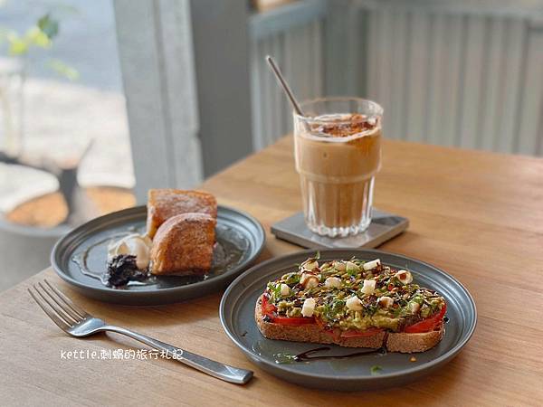 [台中西區]Brewsome coffee美術館店:提供鹹食