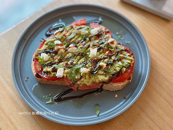 [台中西區]Brewsome coffee美術館店:提供鹹食