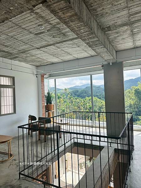 [南投新景點]大白咖啡:獨棟景觀咖啡廳、欣賞魚池山景