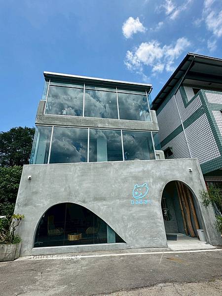 [南投新景點]大白咖啡:獨棟景觀咖啡廳、欣賞魚池山景