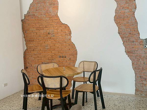 [南投新景點]大白咖啡:獨棟景觀咖啡廳、欣賞魚池山景