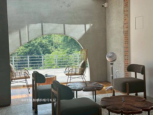 [南投新景點]大白咖啡:獨棟景觀咖啡廳、欣賞魚池山景