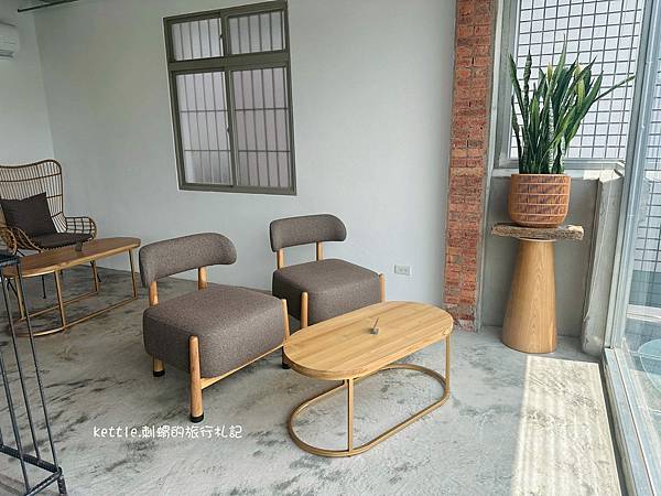 [南投新景點]大白咖啡:獨棟景觀咖啡廳、欣賞魚池山景